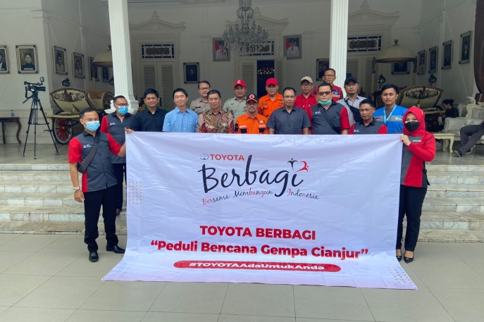 Toyota Indonesia Salurkan Bantuan Kebutuhan Pokok Dasar Bagi Korban Gempa Bumi di  Cianjur Jawa Barat