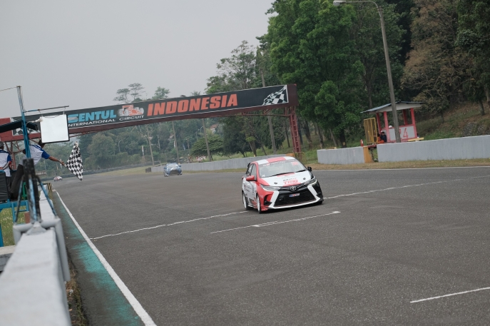 New Yaris GR Sport Semakin Dekat dengan Gelar Juara Nasional Kelas ITCR 1.600 Max Lewat Podium Pertama di Seri ke-4 ISSOM 2023  All-New Agya GR Sport Tunjukkan Konsistensi Raih Podium Kedua Kejurnas ITCR 1.200