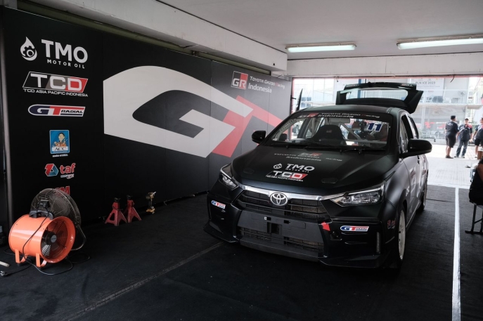 All New Agya GR Sport Langsung Gas Pol, TOYOTA GAZOO Racing Indonesia Raih Podium Juara 1 di Seri Pembuka Kejurnas ITCR 1.200 ISSOM 2024