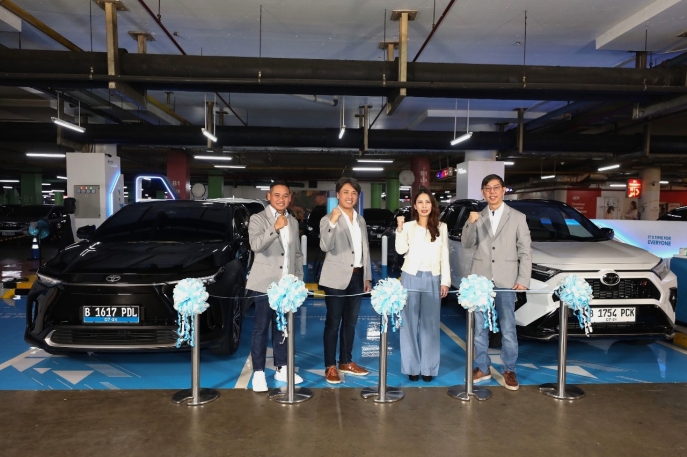 Semakin Manjakan Customer Pengguna Kendaraan Elektrifikasi: Toyota Memperluas Jaringan Charging Station di Banyak Lokasi Strategis Untuk Mendukung Mobilitas Pengguna BEV dan PHEV Toyota