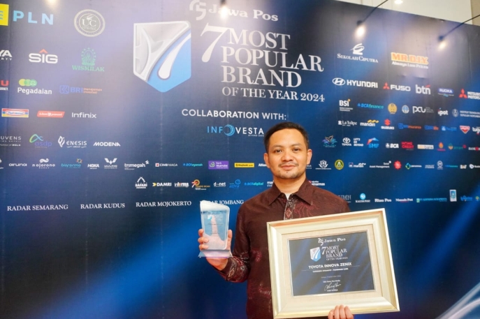 All New Kijang Innova Zenix, All New bZ4X, dan Lexus RZ450e Raih Penghargaan Jawa Pos 7 Most Popular Brand of The Year 2024, Bukti Kendaraan Keluarga dan Kendaraan Elektrifikasi Toyota dan Lexus Semakin Dipercaya dan Menjadi Pilihan Utama Masyarakat 