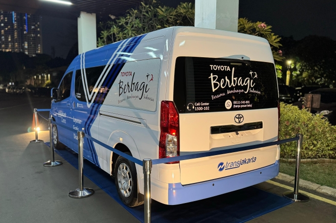 Sediakan Solusi Mobilitas yang Inklusif bagi Semua Orang, Toyota Memberikan Satu Unit Toyota HiAce Premio kepada Transjakarta Untuk Mendukung Mobilitas Penyandang Disabilitas