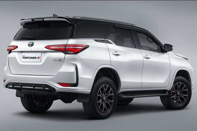 Rekam Jejak Sejarah Toyota Fortuner di Indonesia, Diawali Mesin Bensin dan Terus Berkembang Hingga Mendapatkan Sentuhan GAZOO Racing