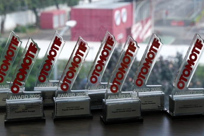 Otomotif Award 2025:  Tiga Hybrid EV Toyota Raih Penghargaan Terbaik dan Debut Hilux Rangga Langsung Mendapatkan Sambutan Hangat 