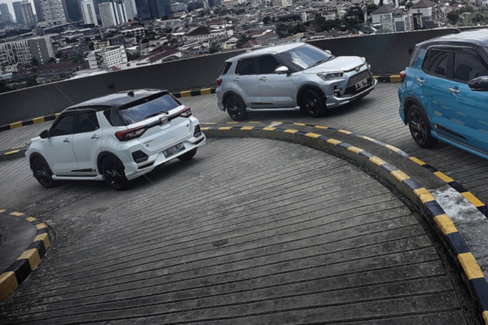 Tips Mengemudi Aman di Gedung Parkir Bertingkat, Kendaraan Elektrifikasi Toyota Mendapatkan Kemudahan di Beberapa Mal Bergengsi