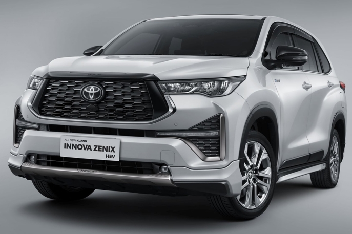Daftar Improvement pada New Kijang innova Zenix Gasoline dan Hybrid, Bikin Perjalanan Makin Nyaman dan Aman, Buka Konektivitas Pelanggan dengan Mobil dan Layanan Online