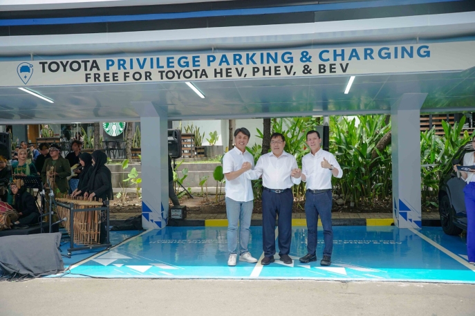 Fasilitas Toyota Privilege Parking  & Charging  Hadir di Kawasan Hypersquare Paskal, Bandung, Jawa Barat, Komitmen Toyota Memperluas Dukungan kepada Mobilitas Kendaraan Elektrifikasi 