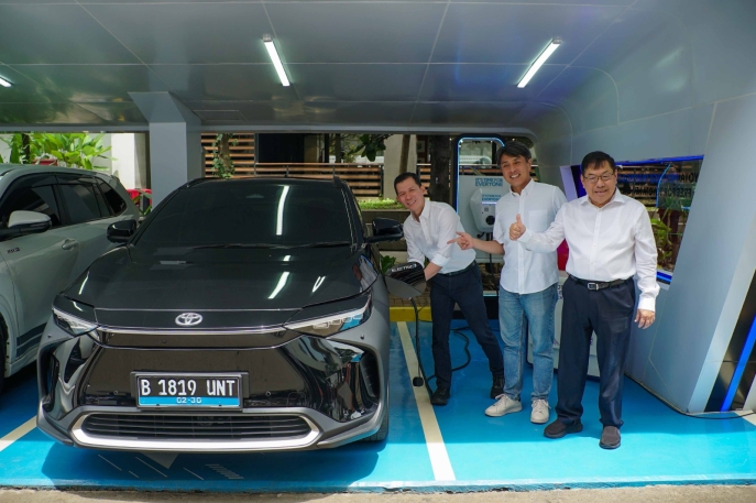 Fasilitas Toyota Privilege Parking  & Charging  Hadir di Kawasan Hypersquare Paskal, Bandung, Jawa Barat, Komitmen Toyota Memperluas Dukungan kepada Mobilitas Kendaraan Elektrifikasi 