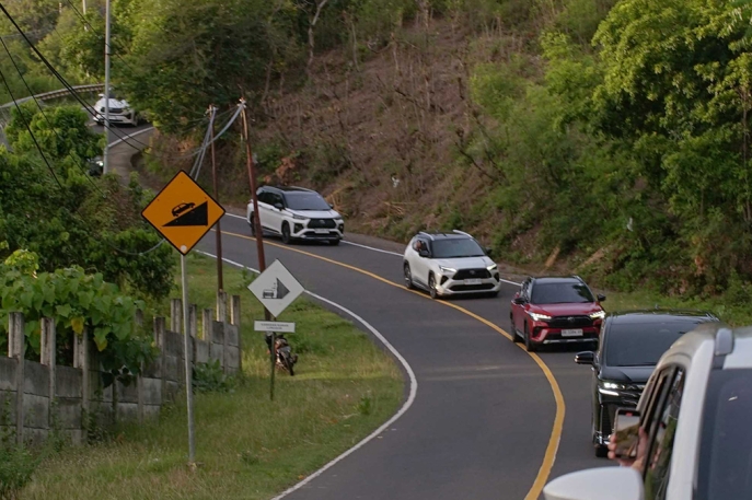 Toyota Eco Journey & GR Trackday:  Alasan Mobil Hybrid Toyota Cocok Dikendarai di Pulau Lombok, Mesin Efisien dan Rendah Emisi, Tetap Powerful di Rute Perbukitan