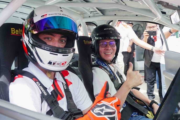 Toyota Eco Journey & GR Trackday:  Ragam Aktivitas yang Dilakukan Jurnalis di Sirkuit Mandalika, Memacu Semua GR Pure dan Merasakan Sensasi Balap Touring Agya GR Sport