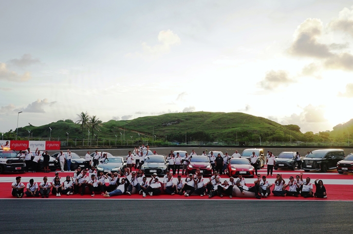 Toyota Eco Journey & GR Trackday:  Ragam Aktivitas yang Dilakukan Jurnalis di Sirkuit Mandalika, Memacu Semua GR Pure dan Merasakan Sensasi Balap Touring Agya GR Sport