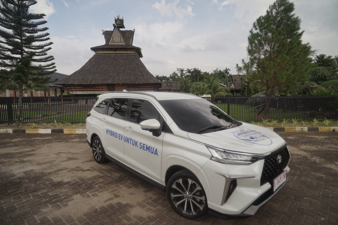 New Veloz Hybrid EV Tuntaskan Ekspedisi Lintas Nusa di Medan, Sumatra Utara Setelah Sukses Menempuh Jarak Lebih Dari 7.000 Kilometer