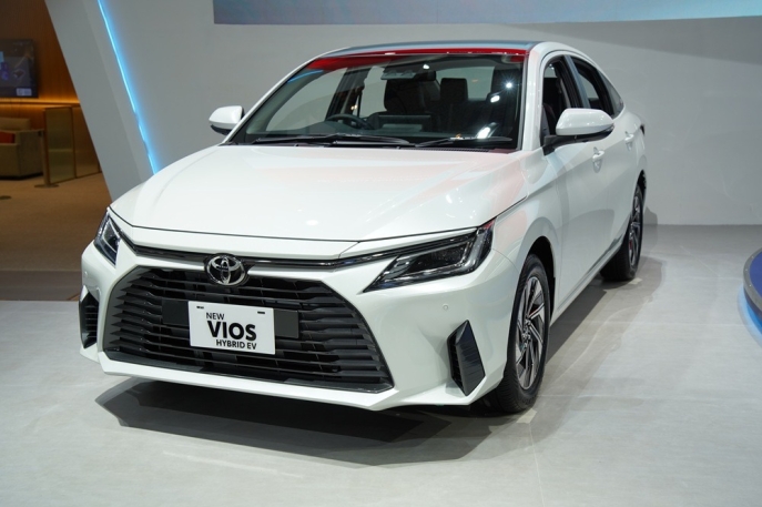 55 Tahun Toyota Ada untuk Indonesia: Toyota Luncurkan Berbagai Lini Hybrid EV Terbaru yang Semakin Terjangkau di IIMS 2026