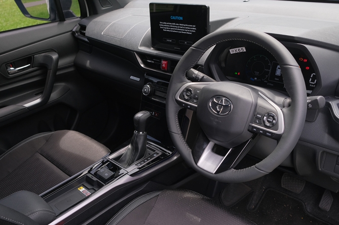 Harga Paling Terjangkau di Segmen Mobil Hybrid, New Veloz Hybrid EV Punya Semua Kelebihan yang Sesuai Kebutuhan Keluarga