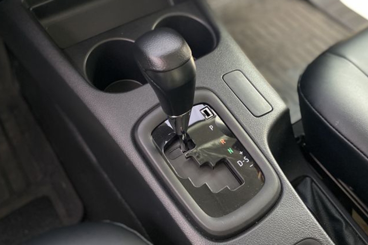 Tips Mengemudi Toyota Hilux Rangga Matik, Dukung Produktivitas Usaha dengan Cara yang Lebih Nyaman dan Aman, Tetap Sanggup Bawa Banyak Barang