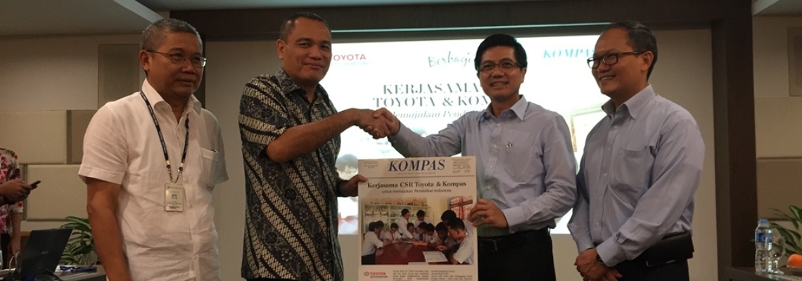 Toyota Berbagi : Donasi Bahan Bacaan ke-340 Sekolah di 34 Provinsi
