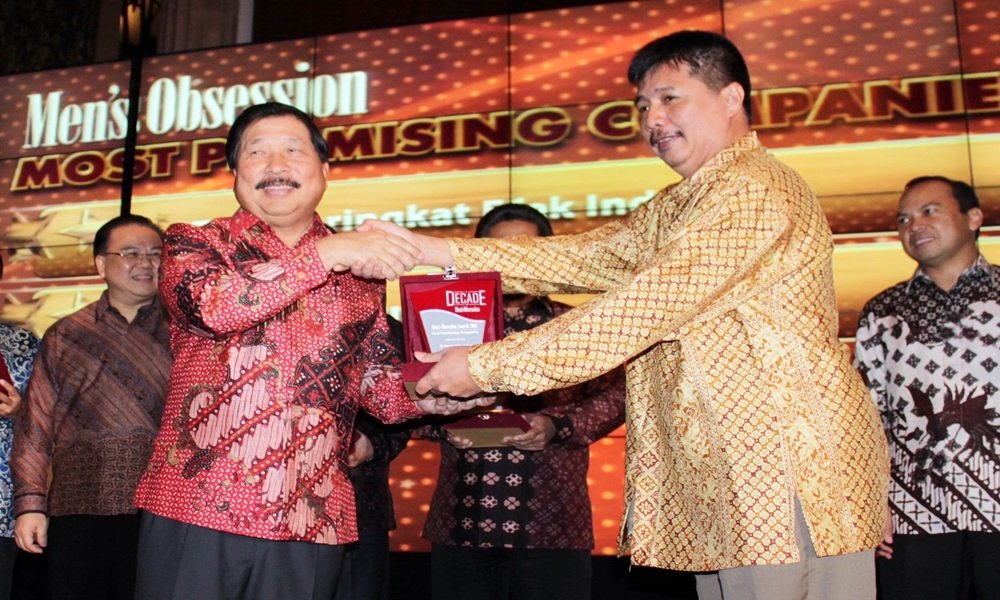 PT. Toyota Astra Motor dan Presiden Direktur Johnny Darmawan Mendapatkan Anugerah Sebagai 'Most Promising Companies' dan 'Most Inspirational CEO 2014'