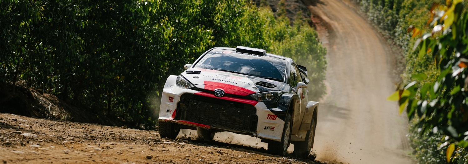 Vini Vidi Vici, Pereli TOYOTA GAZOO Racing Indonesia Sukses Meraih Juara Pertama Kejurnas Danau Toba Rally 2022 Dengan Tampil Konsisten Dalam Memacu GR Yaris AP4 Dari SS1 Hingga SS7