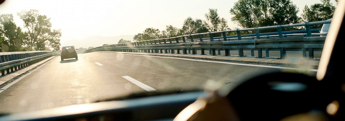 Tips Cegah Highway Hypnosis Saat Mengemudi Mobil, Dampak Buruknya Serupa Microsleep