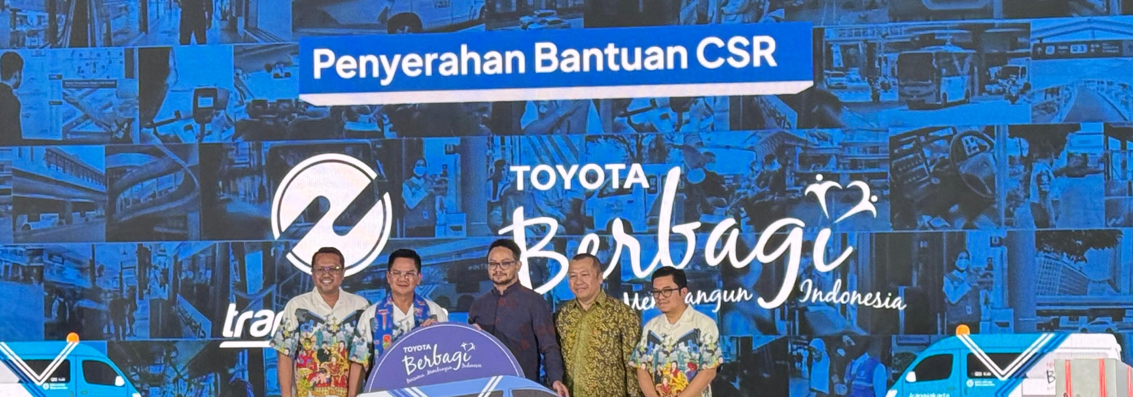 Sediakan Solusi Mobilitas yang Inklusif bagi Semua Orang, Toyota Memberikan Satu Unit Toyota HiAce Premio kepada Transjakarta Untuk Mendukung Mobilitas Penyandang Disabilitas