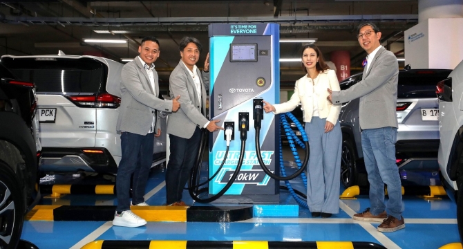 Semakin Manjakan Customer Pengguna Kendaraan Elektrifikasi: Toyota Memperluas Jaringan Charging Station di Banyak Lokasi Strategis Untuk Mendukung Mobilitas Pengguna BEV dan PHEV Toyota