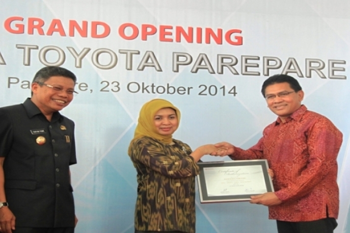 Toyota Semakin Mendekatkan Diri Dengan Pelanggan Setia Jaringan Penjualan di Indonesia Timur Diperluas Melalui Peresmian Otlet Kalla Toyota Pare-Pare