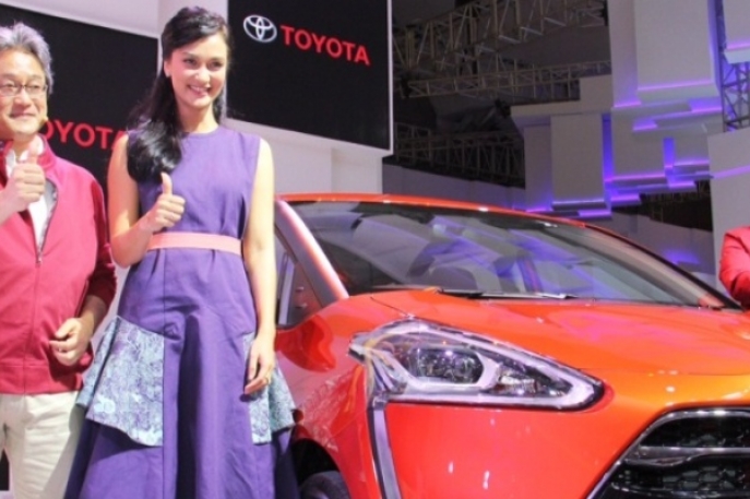 Toyota Astra Motor Sukses Tutup IIMS 2016 Dengan Gelar "Best Booth" dan Sienta Raih "Best Buy Car"