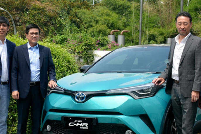 Dorong Pasar Kendaraan Elektrifikasi Toyota Pasarkan C-HR Hybrid Electrified Vehicle
