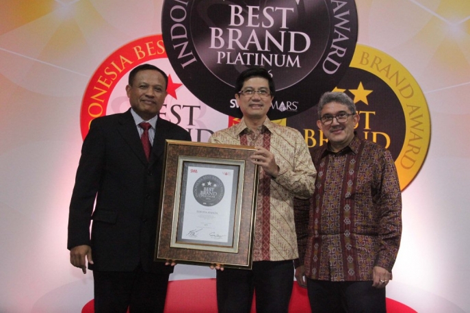 TOYOTA AVANZA: 3 Tahun Berturut-turut Raih Indonesia Best Brand Award