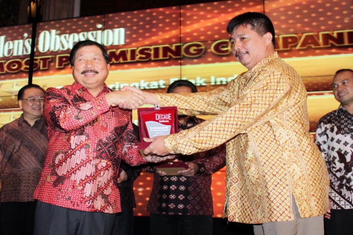 PT. Toyota Astra Motor dan Presiden Direktur Johnny Darmawan Mendapatkan Anugerah Sebagai 'Most Promising Companies' dan 'Most Inspirational CEO 2014'