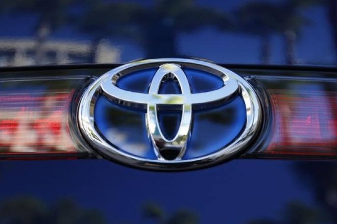 Toyota Sematkan Data Communication Modules (DCM) Pada Konsep Crown