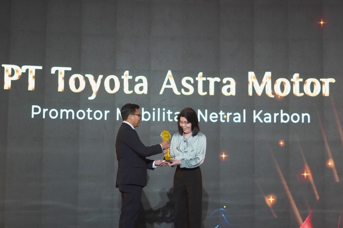 PT Toyota-Astra Motor (TAM) Sebagai "Promotor Mobilitas Netral Karbon" di Detikcom Awards 2023