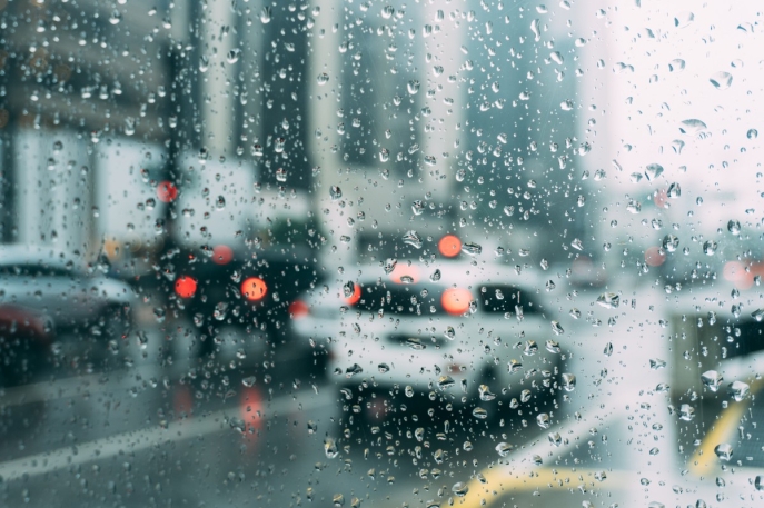 Mengatasi Embun pada Mobil Saat Musim Penghujan: Tips Sederhana untuk Berkendara yang Aman